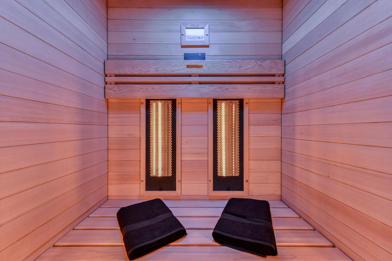 Les Gites De Laure - O Lit Divin, Instant De Volupte, Balneo Sauna, Climatisation, Netflix, 160M De La Cite Medievale Carcassonne Exterior photo