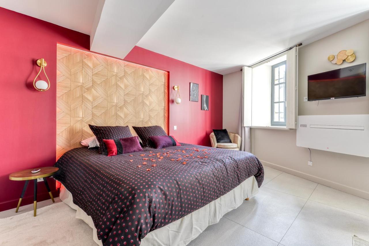 Les Gites De Laure - O Lit Divin, Instant De Volupte, Balneo Sauna, Climatisation, Netflix, 160M De La Cite Medievale Carcassonne Exterior photo